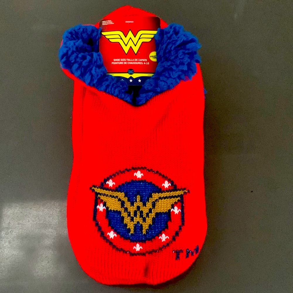 Wonder woman snuggle toes